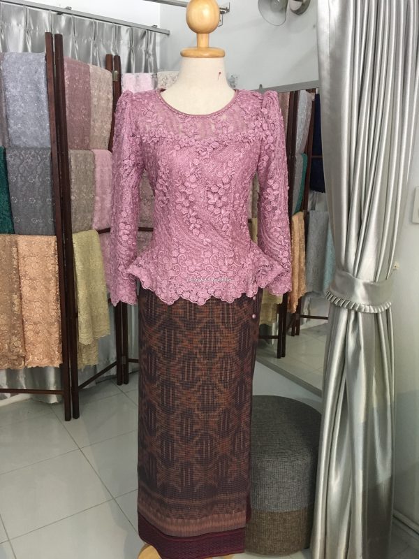 เสื้อลายลูกไม้ 145
